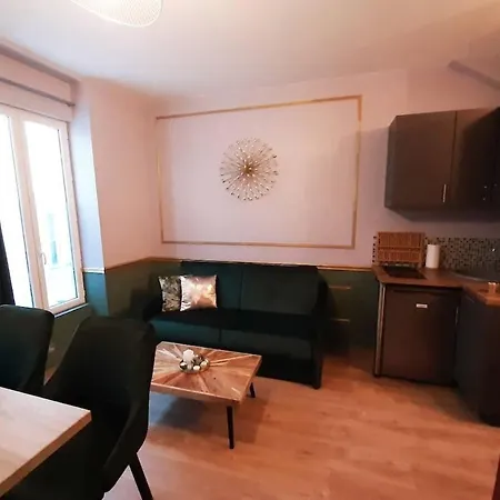 Guernica Montmartre Apartmán *
