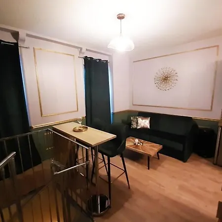 Apartment Guernica Montmartre Paris
