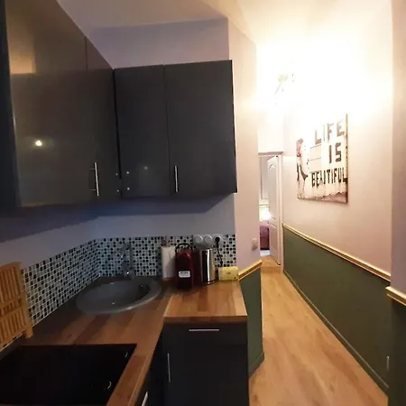 Guernica Montmartre Apartment Paris